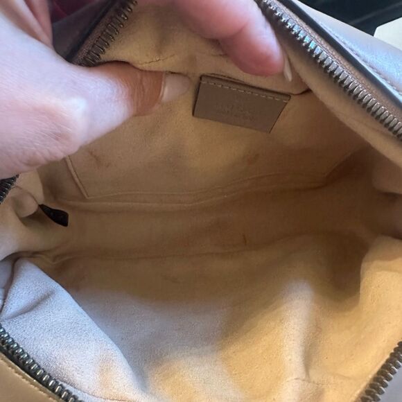 Authentic Gucci GG Marmont Matelasse Leather Crossbody Bag - Picture 16 of 17